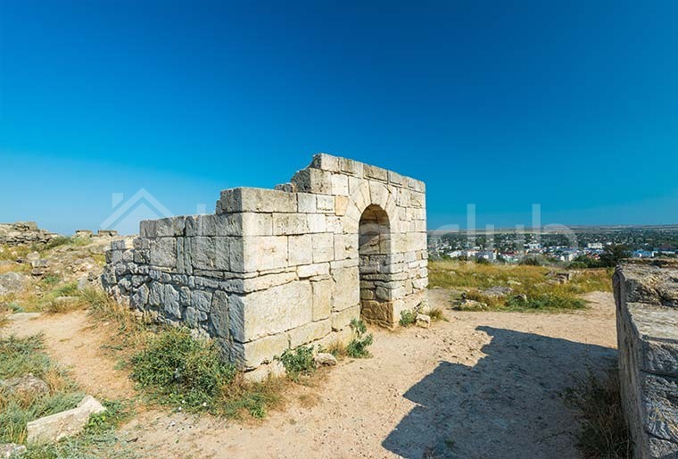 гора митридат,митридат,лестница на коре митридат,история горы митридат,путешествие на гору митридат,керчь,достопримечательности керчи